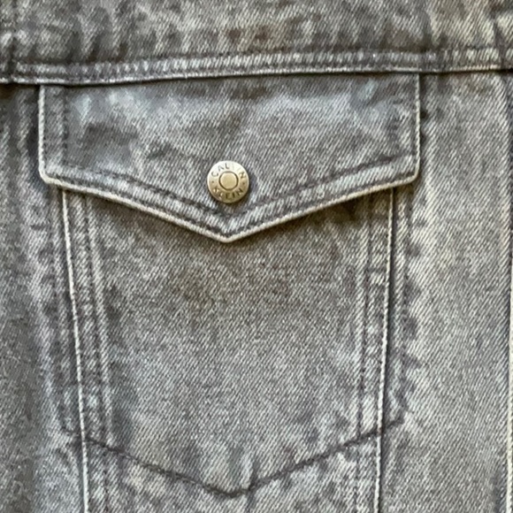 Classic vintage Calvin Klein grey jean jacket - Picture 11 of 16
